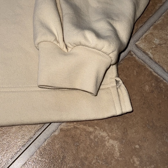 OLD NAVY KIDS/GIRLS LRG 10/12 Cream Sweatshirt with Red Heart Long Sleeve - Picture 4 of 10